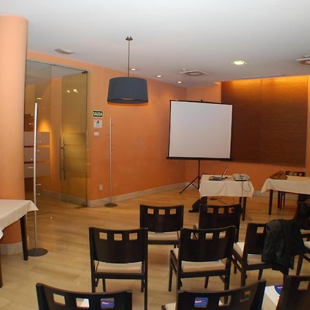 Hotel Mieres Del Camino Exteriör bild