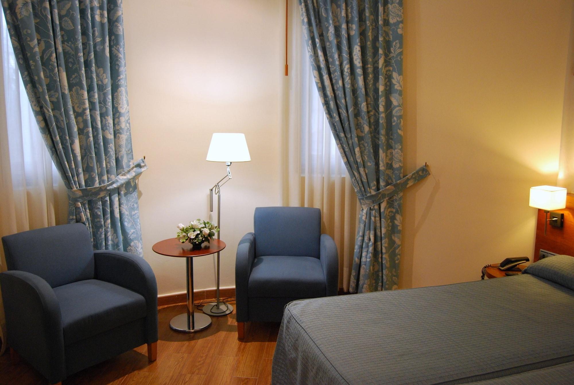Hotel Mieres Del Camino Exteriör bild