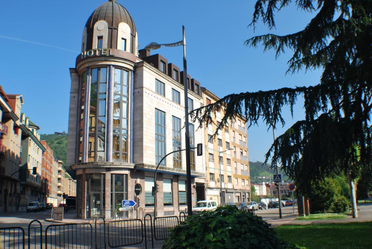 Hotel Mieres Del Camino Exteriör bild