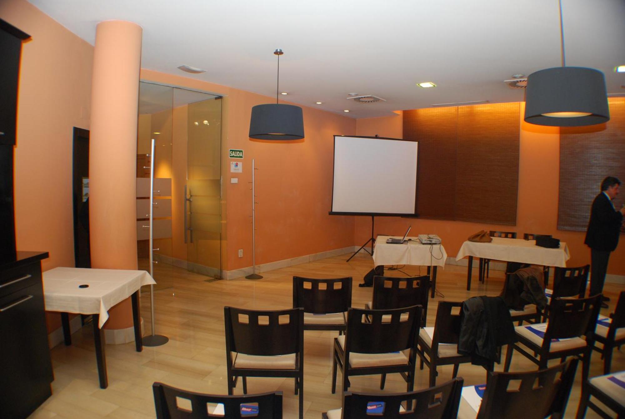 Hotel Mieres Del Camino Exteriör bild