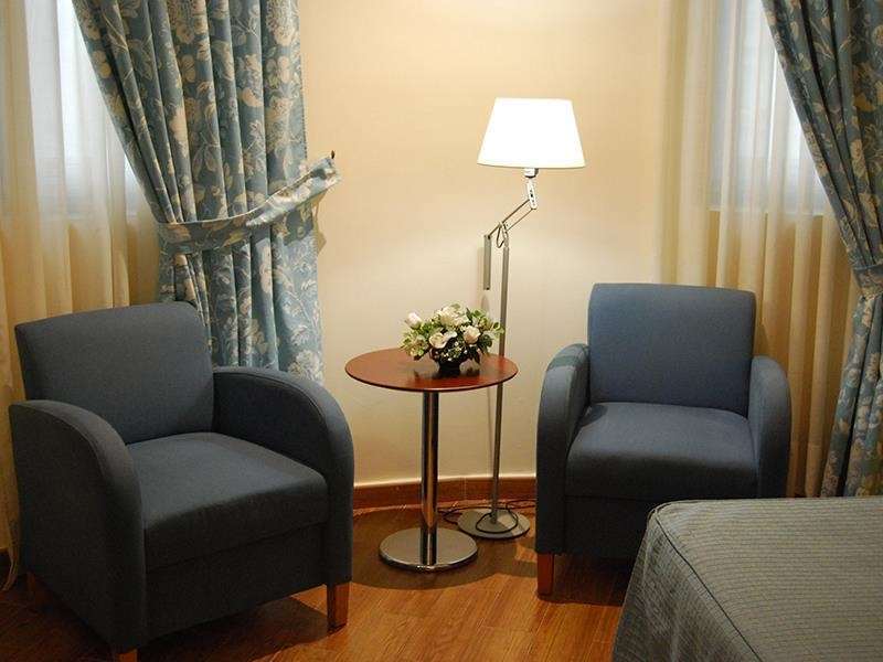 Hotel Mieres Del Camino Rum bild
